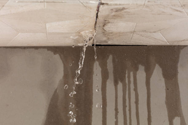 Professional Water Extraction technician working in Marlow, OK